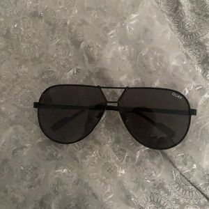 really good condition quay sun glasses!